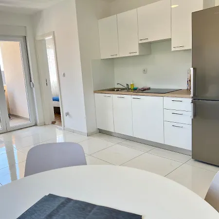 Giovanni Apartments Family Resort Hotel apartamentowy Mandre