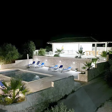 Giovanni Apartments Family Resort Mandre